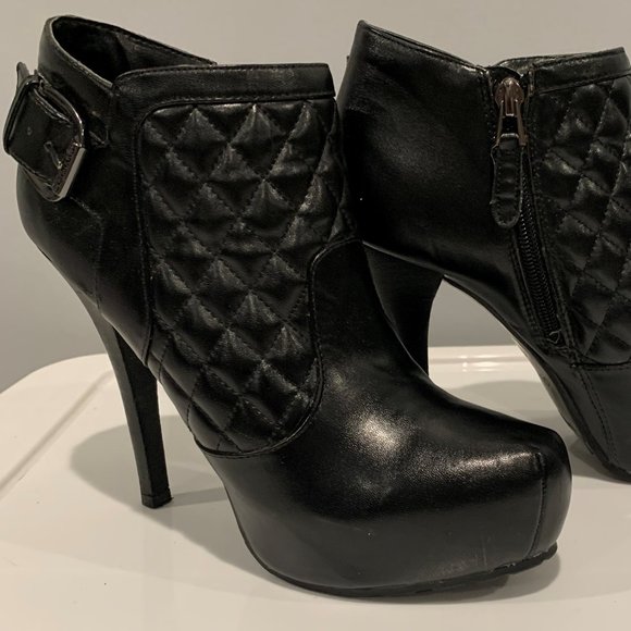 Guess Ladies Black Stilettos Shoes - Picture 4 of 9